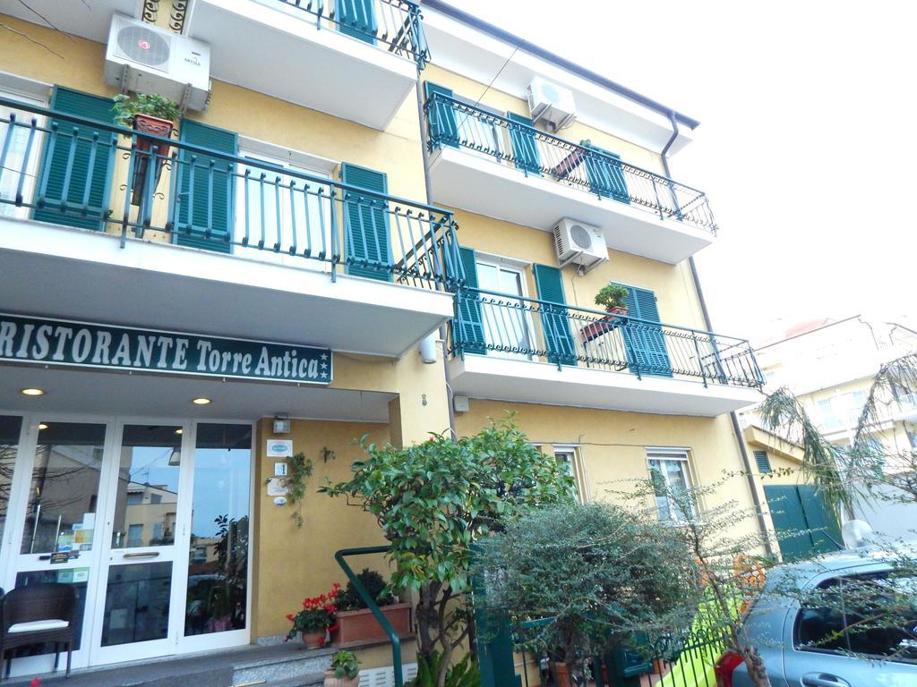 Hotel Torre Antica Loano Exterior photo